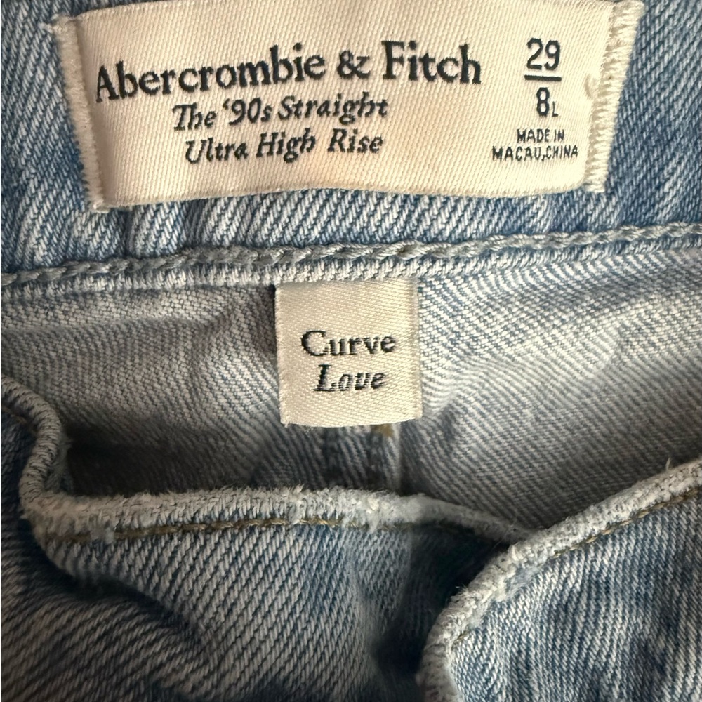Abercrombie & Fitch Curve Love Denim